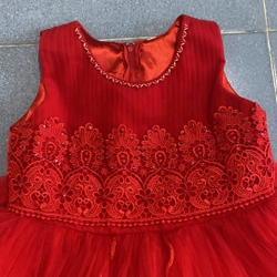 Đầm xoè công chúa voan cao cấp,đỏ mận chín, mặc 1 lần còn mới tinh,rất xinh(6tuổi mặc đẹp)