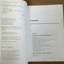 Asking the Right Questions - M. Neil Browne & Stuart M. Keeley 782887