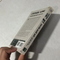 Chuyện nghề Viết và góc khuất cuộc đời của ông hoàng sách kinh dị 528186