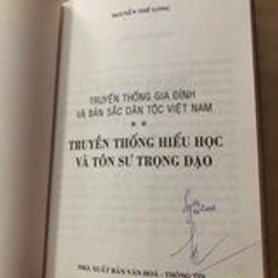Sách Truyền thống gia đình và bản sắc dân tộc Việt Nam - Tập 2 305419