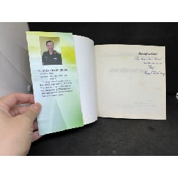 Gom Nhặt Cuối Mùa, Thơ (Có Chữ Ký Tác Giả), Nguyễn Thành Trung, 2016, Mới 80% (Ố Nhẹ) SBM270325 918349