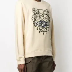 Áo sweatshirt Kenzo tay dài thêu đầu hổ màu vàng kem 760776