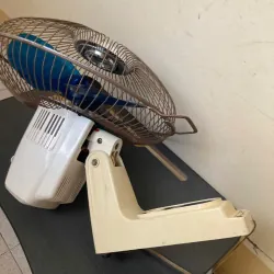 Quạt Nhật treo tường Hitachi cổ cánh đẹp 788962