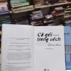 sách: Cô gái trong trang sách -  Guillaume Musso (A1) 565622