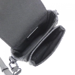 Túi đeo vai Louis Vuitton Trillon Monogram S Lock Vertical Wearable Wallet M81524 611334