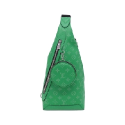 Túi đeo chéo Louis Vuitton Taiga Lama Duo M31000