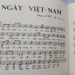 TA ĐI TRÊN GIÒNG LỊCH SỬ 970325