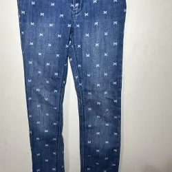 Quần jeans nữ slimfit thắt nơ họa tiết nơ nhỏ màu xanh đậm 734231