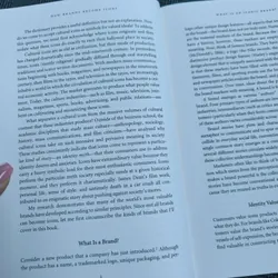 (Bìa cứng) How brands become icons - The principles of cultural branding - Douglas B. Holt 592366