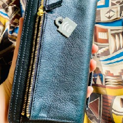 Ví nữ Fossil Logan Leather clutch màu đen mới 100%