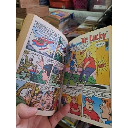 World of Archie - Bros - Smith - mới 80% ố - ENGLISH BOOKS - HCM0111 924965