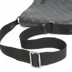 Túi đeo vai Louis Vuitton Monogram Eclipse District PM M45272 - Hàng hiệu Chính hãng 776589