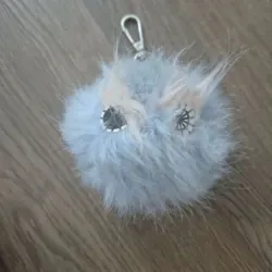 Móc khóa lông xám mềm mại