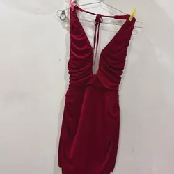 váy màu đỏ size S