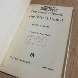 Sách cũ: The Land Divided The World United - Paul Rink 971608