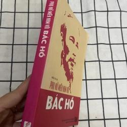 Phụ nữ miềm Nam với bác Hồ 549204