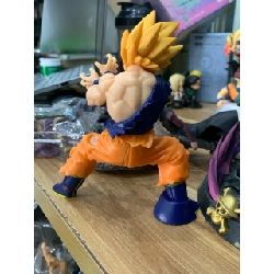 Mô hình Son Goku Super Saiyan tung chưởng Kamehameha trong Dragon Ball Z 782752