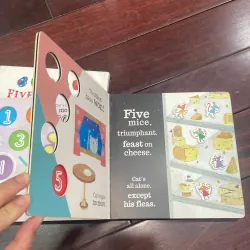 NGOẠI VĂN : sách tiếng anh counting :Five Funny Eggs hoặc Five Clever Mice : chọn 1 quyển  1027981