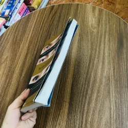 Kẻ ác cạnh bên 974214