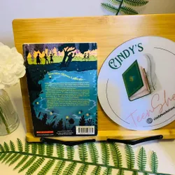 [Sách tiếng Anh 2hand] Like new 90% - 🌈 Three Times Lucky - Sheila Turnage 🪄 592592