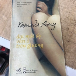 Đôi mắt ấy vẫn ở trên giường .13 354065