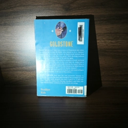 Ngoại văn Goldstone – Julie Lawson, cho trẻ 12 tuổi đổ lên 548197