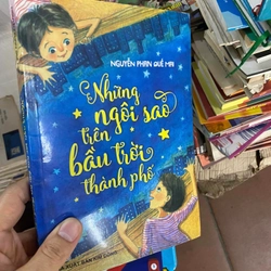 Sách Những ngôi sao trên bầu trời thành phố 313563
