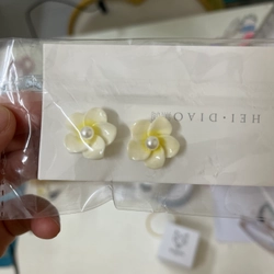 Bộ chăm sóc móng và bông tai new chưa dùng pass rẻ 550574