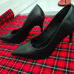 Giày cao gót nữ, màu đen. 12600