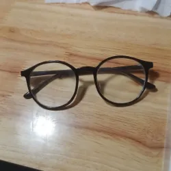 mắt kính tròn đen