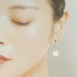 Bông tai Chanel Camellia - Hàng hiệu Authentic 843707