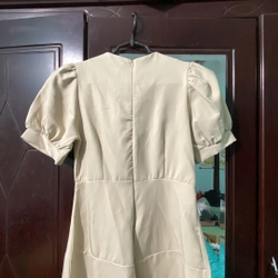 Đầm tay phồng màu be ôm dáng, 80%  455699