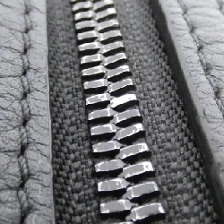 Túi đeo chéo Monogram Shadow Duo M21890 của Louis Vuitton 612343