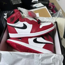 Giày thể thao Nike Air Jordan 1 Retro High OG Size 42 đen đỏ 701639