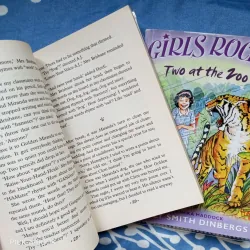 Combo 2 truyện luyện đọc Tiếng Anh về chủ đề động vật và tình bạn (2) Humphrey, Girls Rock 711901