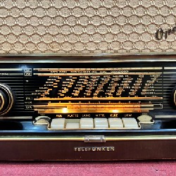 Đài radio cổ Telefunken  3364