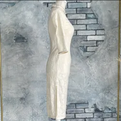 Sườn xám ren có lót dầy dặn  590811