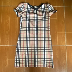 Đầm size M mới sử dụng 