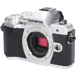 Ｅ－Ｍ１０ ＭＡＲＫ ＩＩＩ - Hàng hiệu Authentic