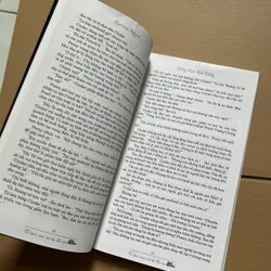 The Lunar Chronicles: Cinder Công chúa mặt trăng - Marissa Meyer 734410