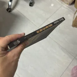 Những ngọn nến cháy tàn (như mới)  1025996