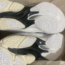 Giày bóng chuyền mizuno wave lightning z8, size 40.5, màu trắng, chính hãng mới nguyên hộp 447401