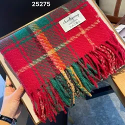 Khăn choàng họa tiết kẻ caro màu đỏ xanh lá 1024456