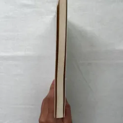 Hold Everything Dear - John Berger  991945