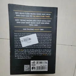 Sách Vũ trụ của Carl Sagan 717356