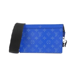 Túi đeo vai Louis Vuitton Taiga Lama Gaston Wearable Wallet M83099