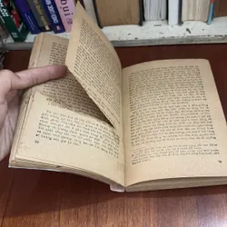 II Sách Xưa, Tiểu Thuyết Trinh Thám: Con Kỳ Nhông - MORRIS WEST - 1988 590495
