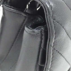 Túi xách chéo Chanel 35200 613306