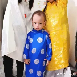 Trang phục truyền thống áo dài nữ vàng kim loại phối họa tiết hoa - Kích thước phù hợp 716922