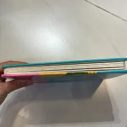 NGOẠI VĂN tiếng anh trẻ em bìa cứng : How to charm a LLAMA - with two-way sequins!  1027554